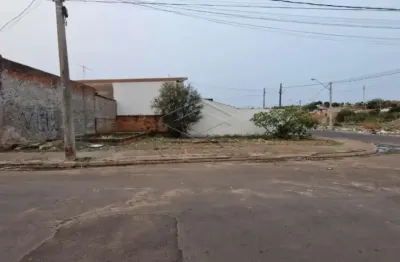 Prédio à venda no Parque Santa Edwiges, Bauru 