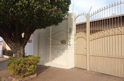 Casa com 3 quartos à venda na Vila Souto, Bauru 