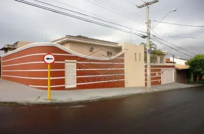Casa com 3 quartos à venda na Vila Riachuelo, Bauru 