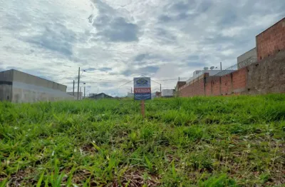 Casa à venda no Jardim Olga Ayub, Agudos 