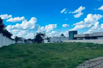 Terreno em condomínio fechado à venda no Jardim Shangri-Lá, Bauru 