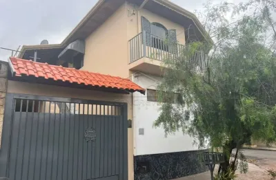Casa com 3 quartos à venda na Vila Nova Santa Luzia, Bauru 