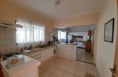 Casa com 3 quartos à venda no Jardim Veneza, Macatuba 