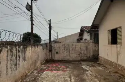 Casa com 2 dormitórios próximo ao atacadão. geisel, bauru/sp
