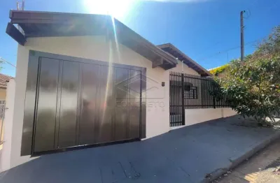 Casa com 3 quartos para alugar na Vila Mamedina, Lençóis Paulista 