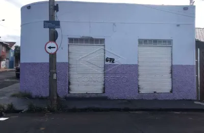 Salão comercial com ótima localização e espaço de sobra próximo à av. castelo branco