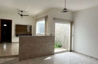 Casa com 3 quartos à venda na Vila Camargo, Bauru 