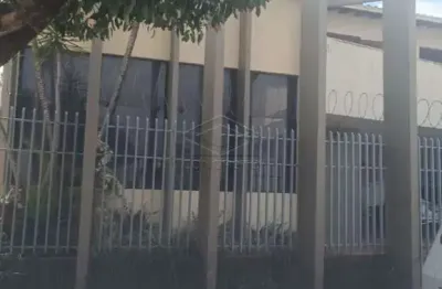 Casa com 3 quartos para alugar no Jardim Marambá, Bauru 