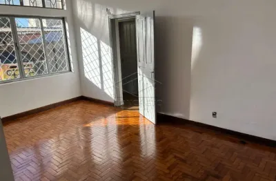 Sobrado com 3 dormitórios, sendo 1 suíte, próximo a duque de caxias para uso comercial ou residencial. centro, bauru/sp