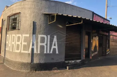 Imóvel comercial de esquina com 2 imóveis independentes para moradia!