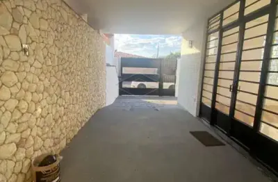 Casa com 3 quartos à venda na Vila Silva Pinto, Bauru 