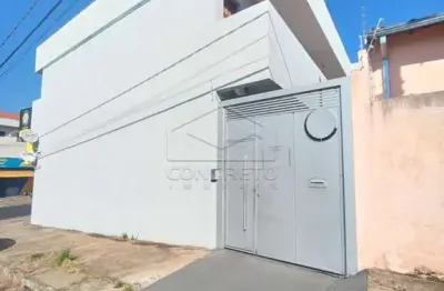 Lindo apartamento com sala ampla em excelente localização