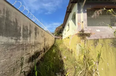 Ótima área de terreno, oportunidade de negócios comerciais!