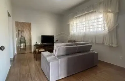 Casa com 2 quartos à venda na Vila Cardia, Bauru 