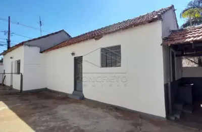 Casa com 3 quartos para alugar no Centro, Jaú 