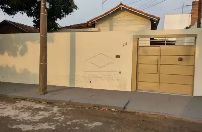 Casa com 2 quartos para alugar na Vila Coralina, Bauru 