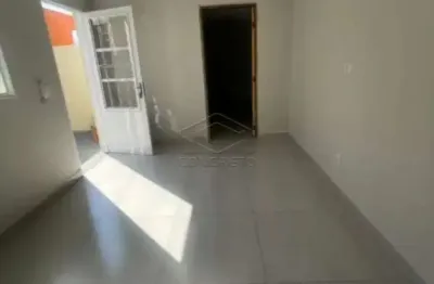 Casa com 2 dormitórios - proximo à avenida nuno de assis