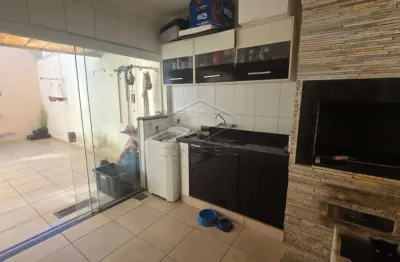 Casa com 2 quartos para alugar no Parque Santa Edwiges, Bauru 