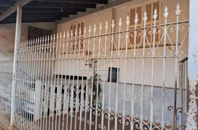 Casa com 3 quartos à venda no Centro, Jaú 