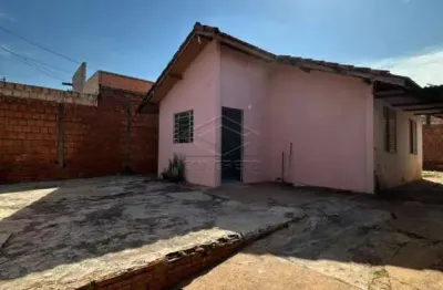 Casa com 2 dormitórios e quintal amplo - josé regino