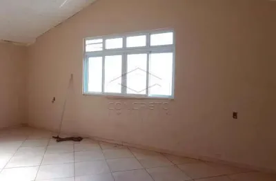 Casa com 2 quartos para alugar no Jardim Cila de Lúcio Bauab, Jaú 