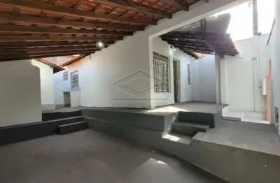 Casa com 2 quartos para alugar no Centro, Igaraçu do Tietê 