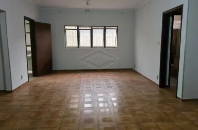 Casa ampla com 3 dormitórios - próximo à escola guedes de azevedo e colégio são francisco - bela vista