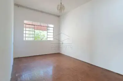 Casa com 3 quartos para alugar no Centro, Bauru 