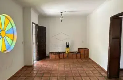 Casa com 3 dormitórios sendo 1 suíte e edícula. disponível para venda ou locação em excelente localização. vila aeroporto, bauru/sp