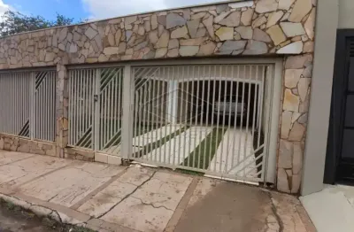 Casa com 3 quartos à venda na Vila Nossa Senhora de Fátima, Botucatu 