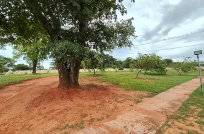 Terreno em condomínio fechado à venda no Residencial Villa de Leon, Piratininga 
