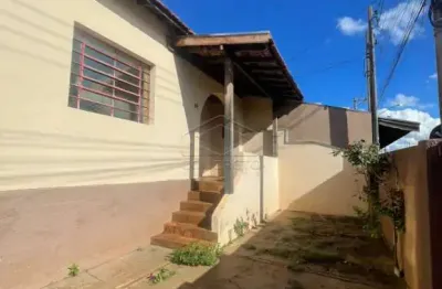 Casa com 2 quartos para alugar na Vila Operaria, Barra Bonita 