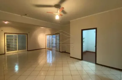 Casa com 4 quartos para alugar no Centro, Jaú 