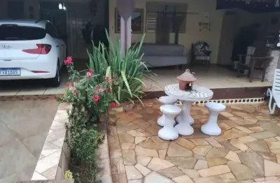 Casa com 3 quartos à venda no Parque Santa Inês, Botucatu 