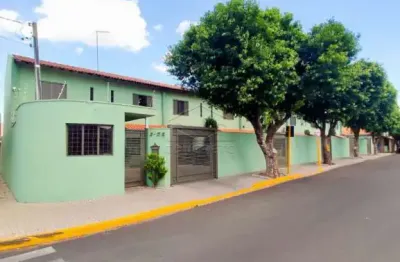 Casa com 02 dormitórios próx. ao tauste da av. duque de caxias