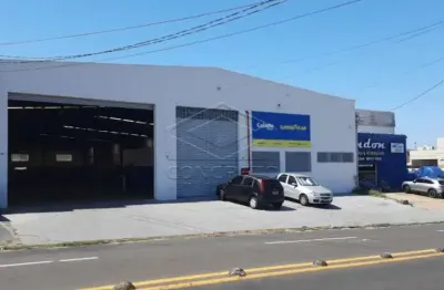 Excelente galpão comercial novo em localização privilegiada