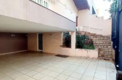 Casa com 3 quartos para alugar no Centro, Bauru 