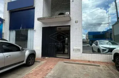 Excelente imóvel comercial com 3 salas em localização privilegiada