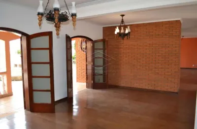 Ampla casa com 3 dormitórios - proximo à avenida getúlio vargas