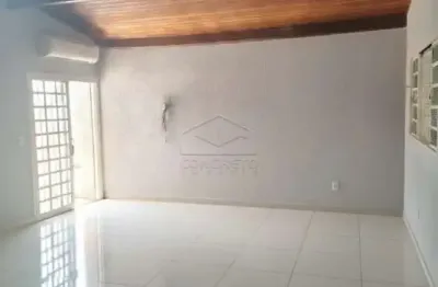 Casa com 3 quartos para alugar no Núcleo Habitacional Mary Dota, Bauru 