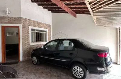 Casa com 2 quartos para alugar no Jardim Vânia Maria, Bauru 