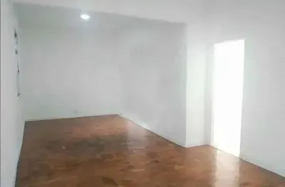 Ótima apartamento grande na tijuca com um ótimo preço com 100 metros !!!!