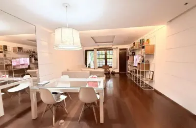 Casa Triplex em Condomínio no Jardim Oceânico | Conforto e Exclusividade na Barra da Tijuca