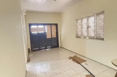 Casa com 3 quartos para alugar na Rua Celso Magalhães, 8, Filipinho, São Luís