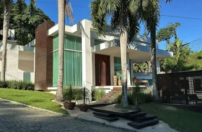 Quatro paredes imóveis vende casa de luxo e magnífica em pendotiba, niterói, ao lado do country clube de niterói.