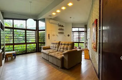 Casa com 3 quartos à venda na rua professor walter de bona castelan, 256, córrego grande, florianópolis, 232 m2 por r$ 2.100.000