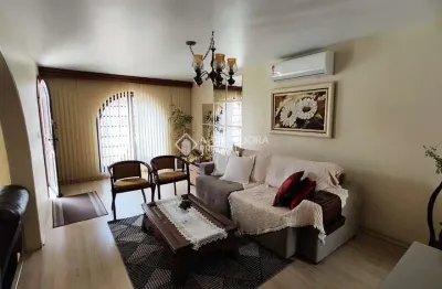 Casa com 3 quartos à venda na rua moura, 688, barreiros, são josé, 124 m2 por r$ 1.095.000