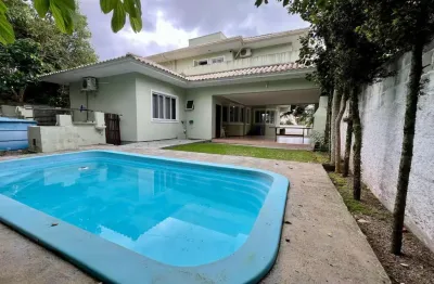 Casa com 4 quartos à venda na rua das tainhotas, 435, jurerê, florianópolis, 338 m2 por r$ 2.950.000