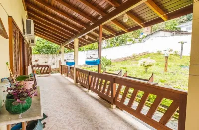 Casa com 4 quartos à venda na servidão oscar joão costa, 84, joão paulo, florianópolis, 217 m2 por r$ 1.590.000