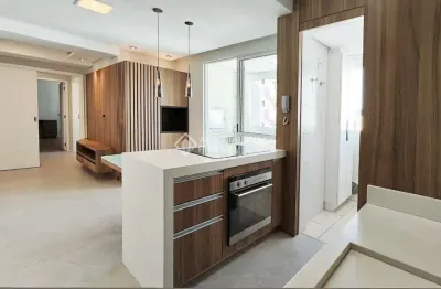 Apartamento com 2 quartos à venda na rua lauro linhares, 1314, trindade, florianópolis, 71 m2 por r$ 1.070.000